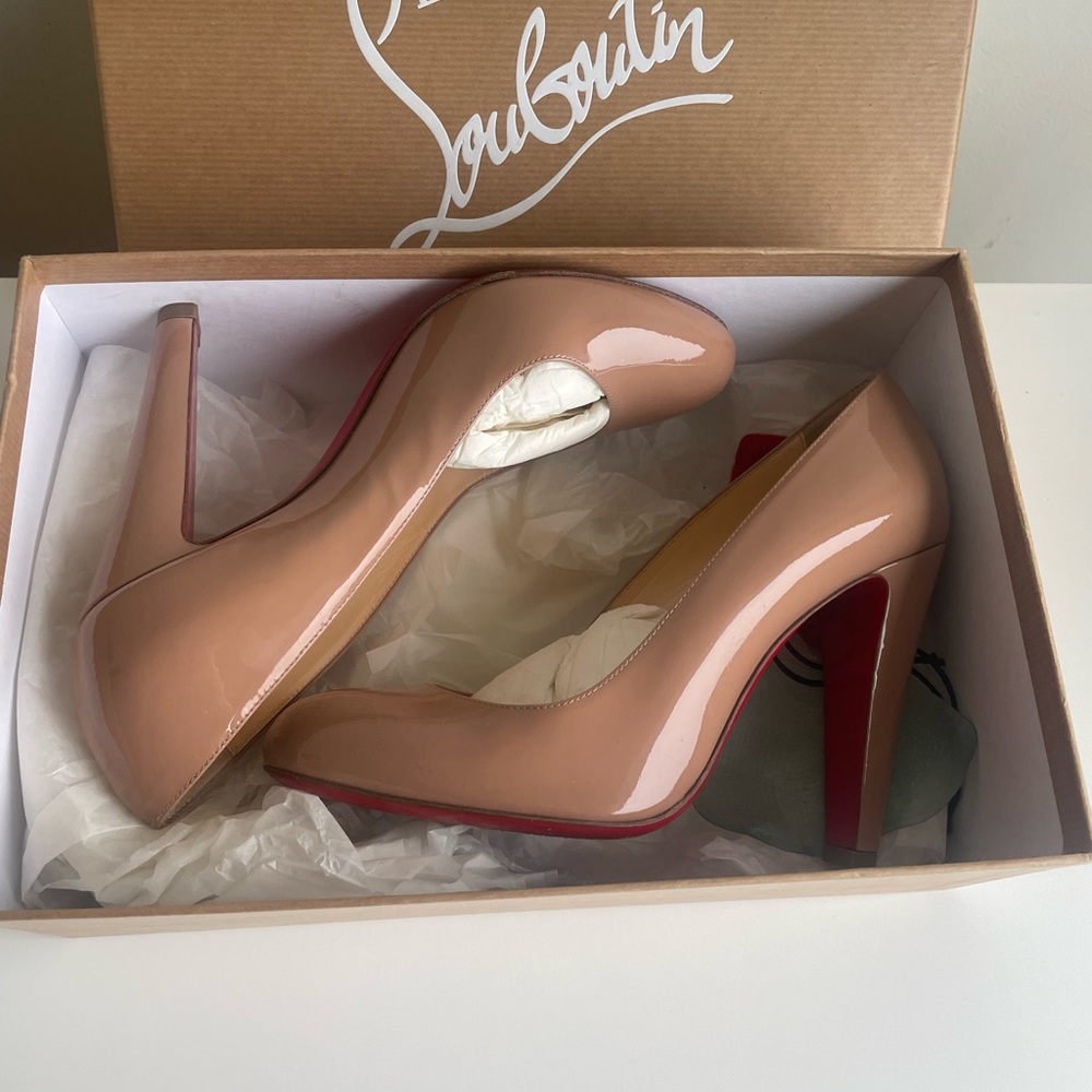 Christian Louboutin Fififa 100 Patent. size37
